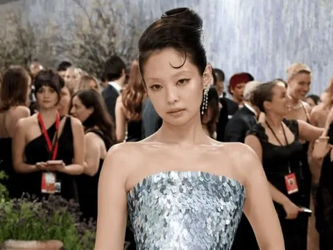 Xôn xao clip Jennie (BLACKPINK) bị mỉa mai ngay trước thềm Met Gala
