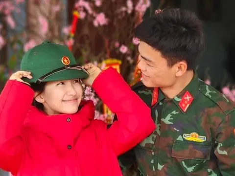 'Tan chảy' với lời động viên của chồng sắp cưới dành cho Hòa Minzy