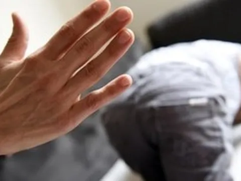 Trẻ bị chính người thân bạo hành gây rúng động: Bộ Y tế ra công điện khẩn
