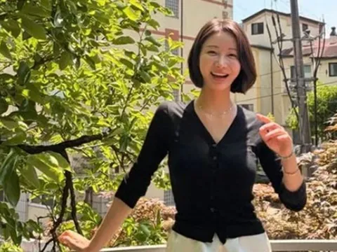 Vóc dáng thon gọn đáng ngưỡng mộ của 'mẹ hai con' Han Groo