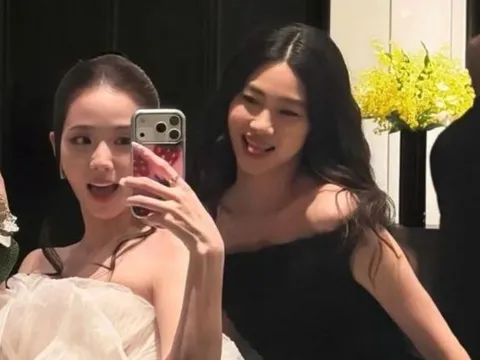 Jisoo (BLACKPINK) khoe ảnh hội ngộ Jung Ho Yeon sau Met Gala 2026