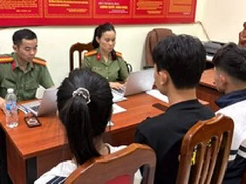 Hai thanh niên mua, bán tài khoản ngân hàng bị phạt 212,5 triệu đồng
