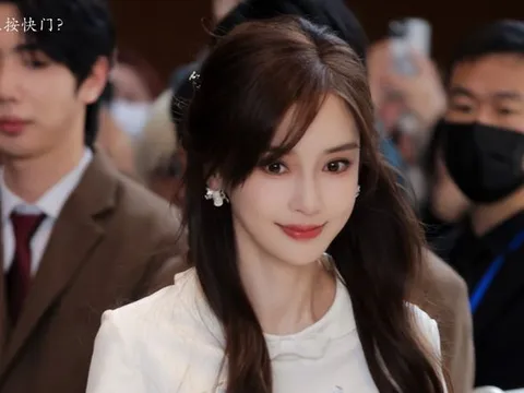 Angelababy bị chê cứng đờ, biểu cảm gượng gạo