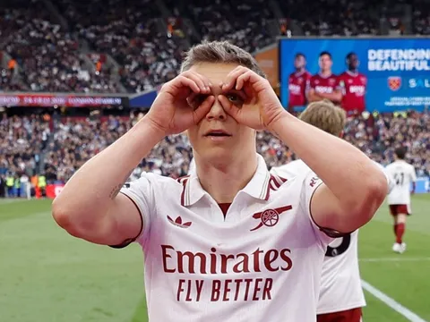 Sự trớ trêu cứu Arsenal
