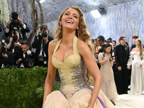 Bạn thân Justin Baldoni chỉ trích Blake Lively vì màn xuất hiện tại Met Gala