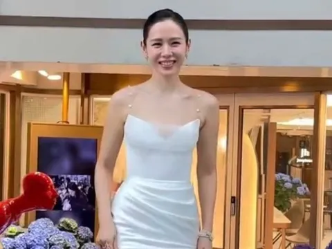 Son Ye Jin tiết lộ quá trình giảm cân nghiêm ngặt cho màn xuất hiện tại Baeksang