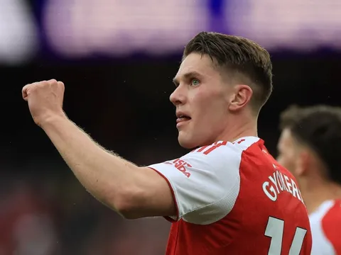 Arsenal thắng bằng thứ từng gây tranh cãi nhất