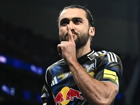 Tiền đạo 0 đồng làm dậy sóng Premier League