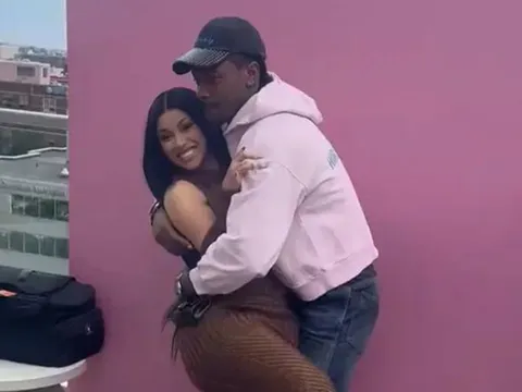 Cardi B và Stefon Diggs công khai thể hiện tình cảm