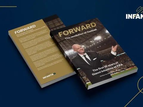 FIFA ra sách về 10 năm của Infantino