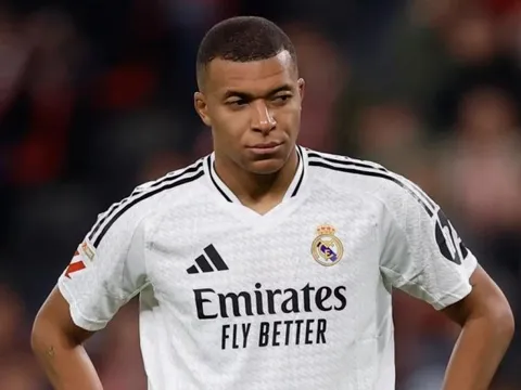 Mbappe vỡ mộng
