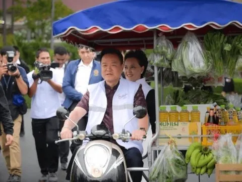 Thủ tướng Anutin 'cầm lái' trong lễ ra mắt chiến dịch Người Thái giúp đỡ người Thái