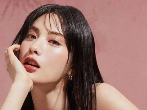Nữ diễn viên Nana hiếm hoi khoe đường cong táo bạo