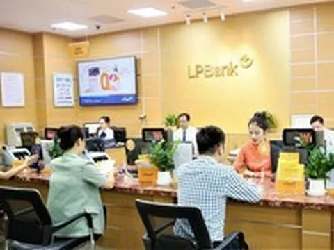 Công an kiểm tra giao dịch chuyển khoản 260 triệu đồng của một khách hàng tại LPBank