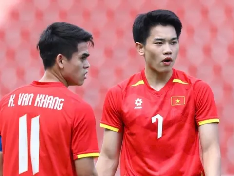 Bóng đá trẻ Việt Nam gây sửng sốt