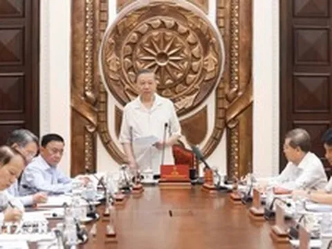 Hoàn thiện thể chế như một "chu trình sống"