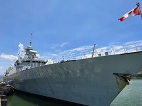 Tàu Hải quân Canada cập cảng Tiên Sa, thăm hữu nghị TP. Đà Nẵng