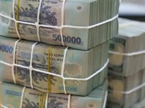 Vì sao cùng gửi tiết kiệm ở một ngân hàng nhưng khách hàng được các mức lãi suất khác nhau?