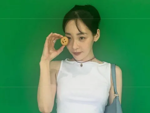 Vóc dáng gầy gò khó nhận ra của nữ diễn viên Kim Min Ha