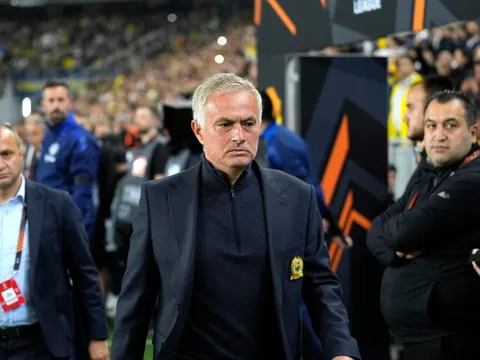 Mourinho úp mở trở lại Real Madrid
