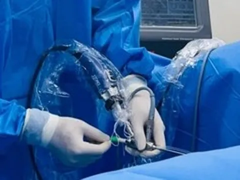 Vợ bác sĩ, chồng dược sĩ đi khám phát hiện cả hai thận ứ nước nặng