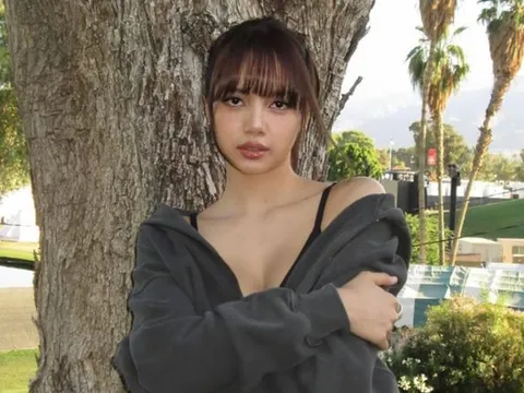 Chi tiết thể hiện sự giản dị của Lisa (BLACKPINK)