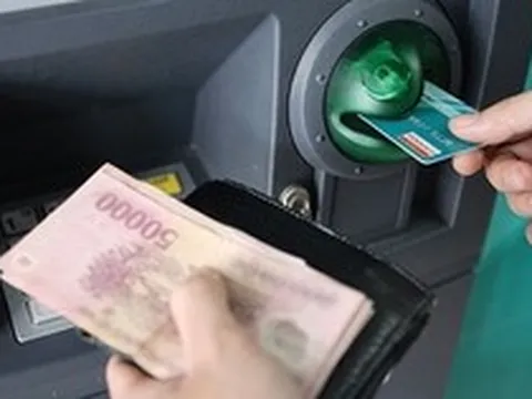 Người dùng có thể đối mặt rủi ro pháp lý nghiêm trọng nếu rút tiền, nhận  chuyển khoản từ các giao dịch sau