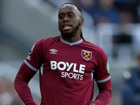 Đội Premier League thứ 3 xuống hạng lộ diện