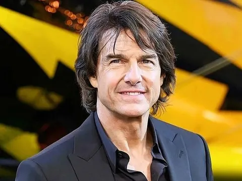 Tài tử Tom Cruise vướng tin đồn hẹn hò với biểu tượng gợi cảm của Hollywood