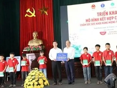 Khám, chăm sóc răng miệng cho học sinh Ninh Bình