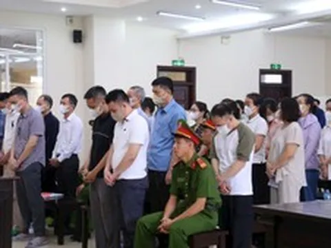 Xét xử phúc thẩm hai cựu Cục trưởng Cục An toàn thực phẩm và đồng phạm