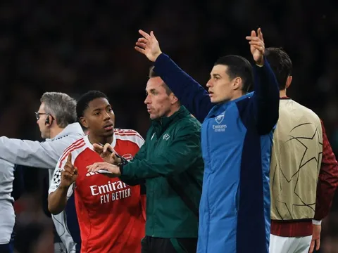 3 cầu thủ Arsenal không được trao huy chương vô địch