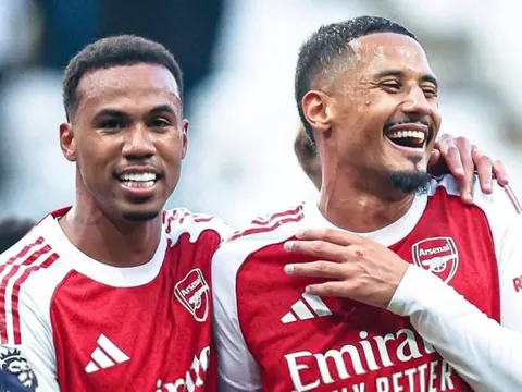 Điểm tựa giúp Arsenal vô địch Premier League