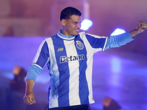 Thiago Silva ra sao khi mất vé đến World Cup?
