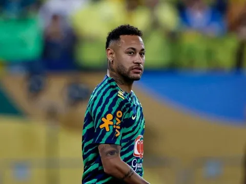 Neymar giàu to nhờ 'bán' câu chuyện dự World Cup