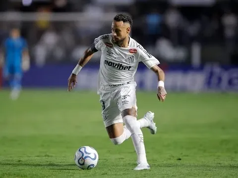 World Cup tới gần, Neymar lại đau