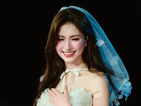 Hòa Minzy ấn định ngày đặc biệt sau khi thức đến 1 giờ sáng