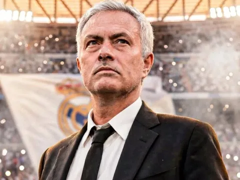 Real Madrid tìm 'cánh tay phải' cho Mourinho