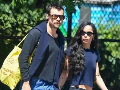 Zoë Kravitz và Harry Styles đang cân nhắc tổ chức đám cưới vào mùa đông