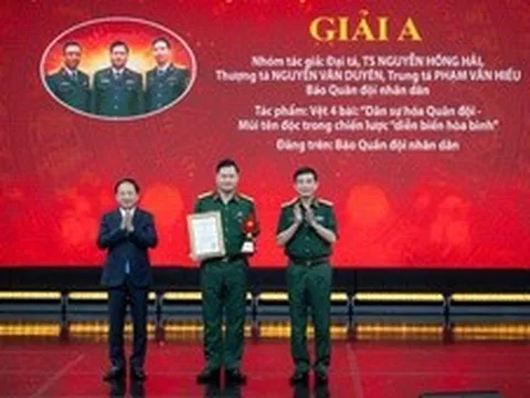 Trao giải Cuộc thi viết 'Bảo vệ nền tảng tư tưởng của Đảng trong tình hình mới' lần thứ 5