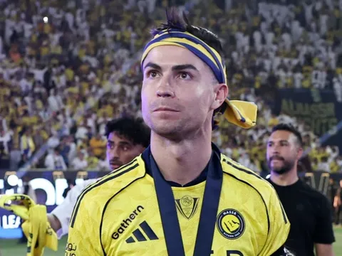 Ronaldo đau khổ tột cùng