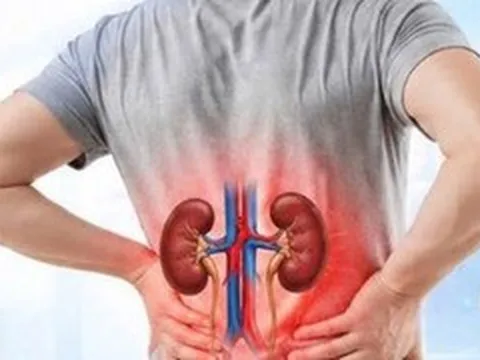 Thận của người U30 bị bào mòn bởi thói quen ăn mặn, thức khuya, lười vận động