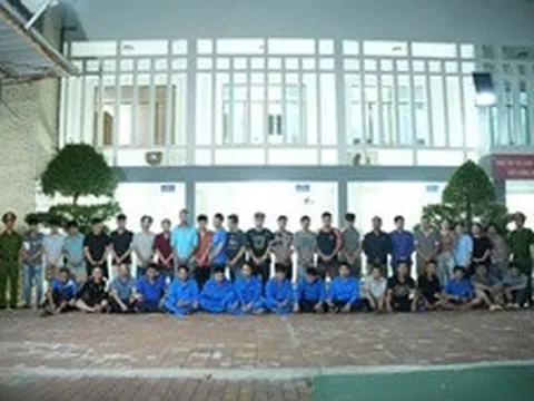 Khởi tố 35 đối tượng tàng trữ, mua bán trái phép chất độc Xyanua