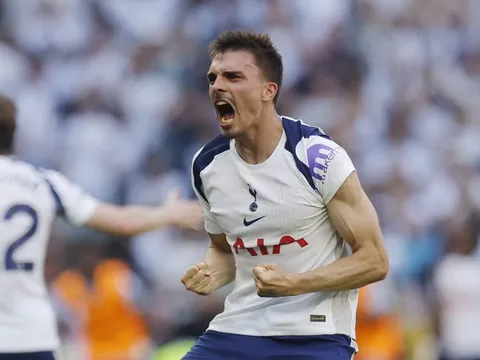 Tottenham trụ hạng thành công