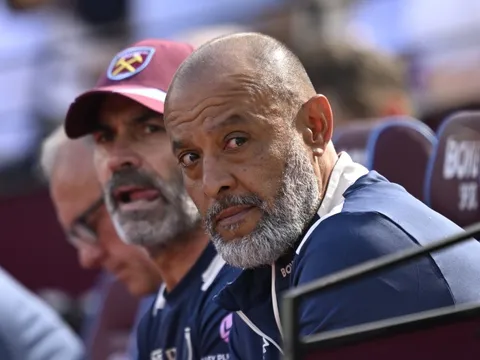 Cầu thủ West Ham nổi loạn