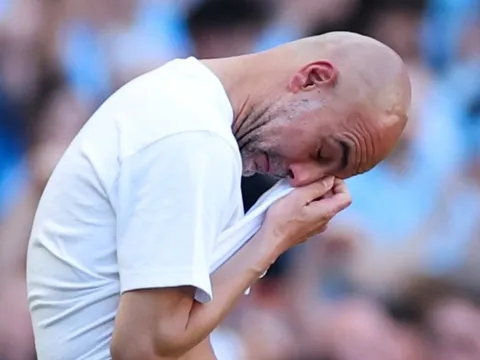 Guardiola bật khóc