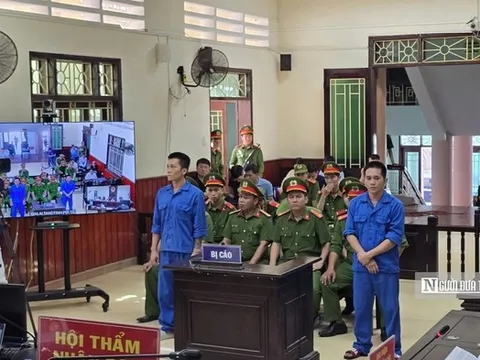 Dùng súng quân dụng cướp ngân hàng, 2 bị cáo nhận tổng cộng 56 năm tù