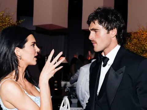 Nam diễn viên Jacob Elordi và siêu mẫu Kendall Jenner bị bắt gặp cùng nhau tận hưởng bữa tối lãng mạn