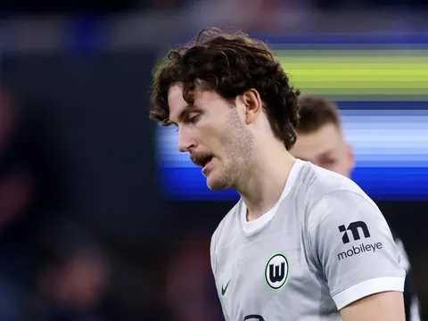 Wolfsburg gục ngã cùng Volkswagen