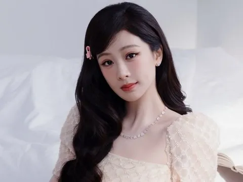Dương Tử tung ảnh hậu trường 'dìm' nhan sắc thật